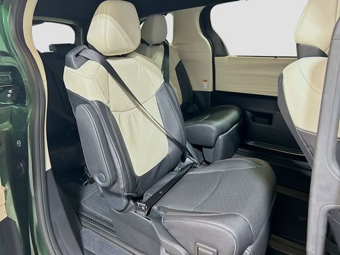 New 2026 Toyota Sienna Limited image 28