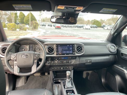 Certified 2022 Toyota Tacoma TRD Sport image 19