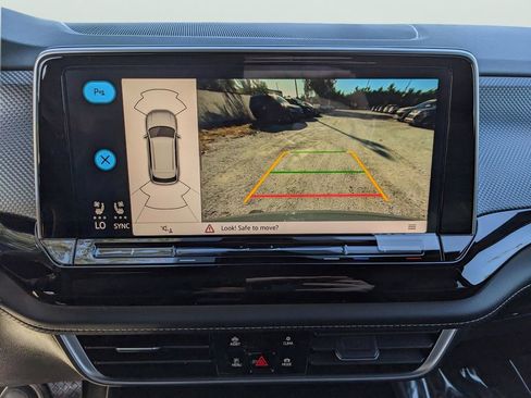 New 2026 Volkswagen Atlas Cross Sport SEL AWD/4WD image 22