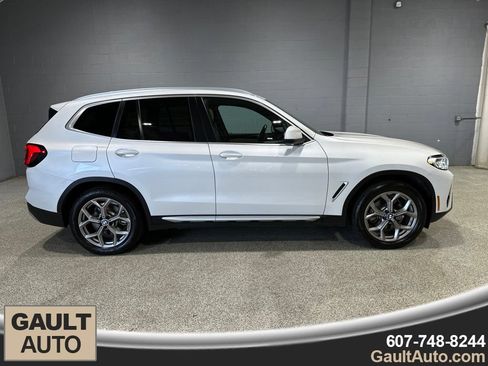 Used 2022 BMW X3 xDrive30i w/ Premium Package AWD/4WD image 2