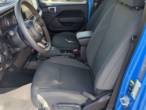 Used 2024 Jeep Gladiator Sport image 12