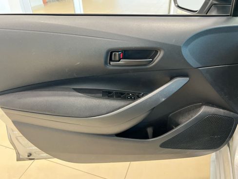 Used 2025 Toyota Corolla LE FWD image 10