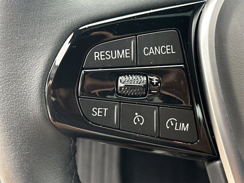 Used 2022 BMW 530i w/ Premium Package image 25