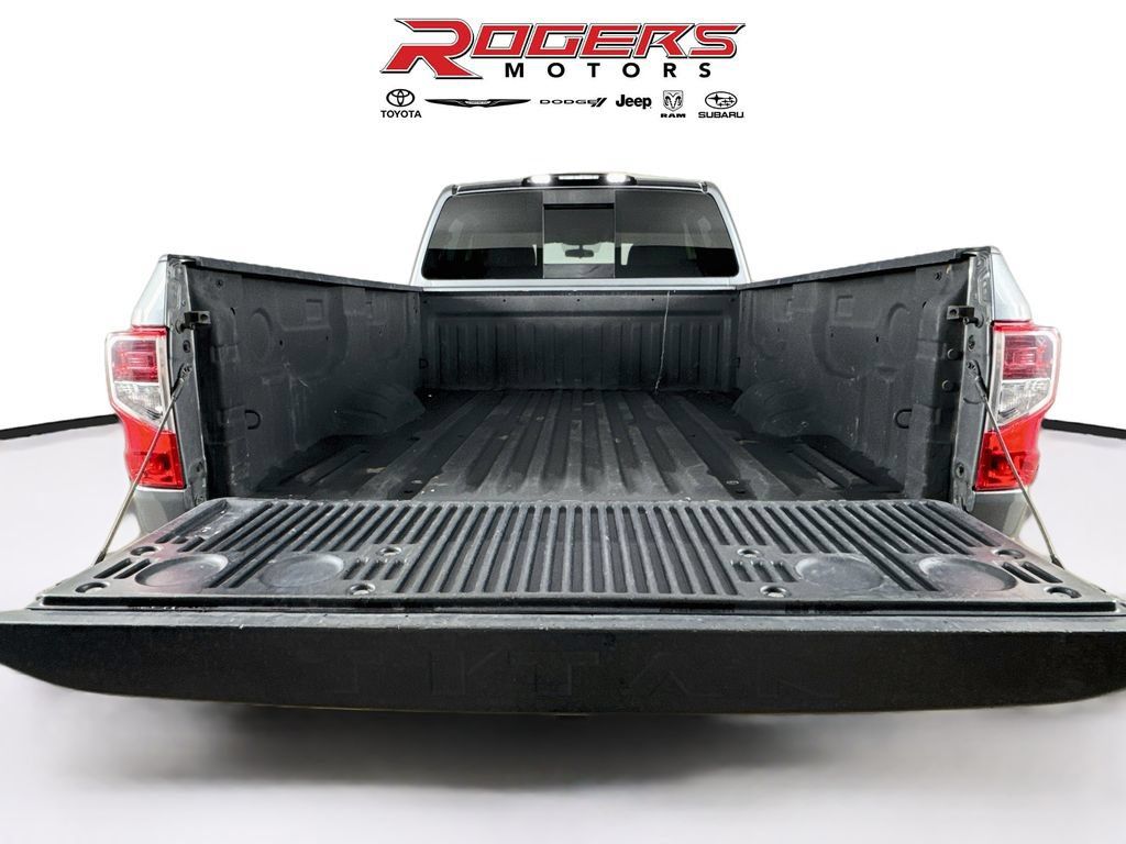 Used 2017 Nissan Titan S AWD/4WD image 22