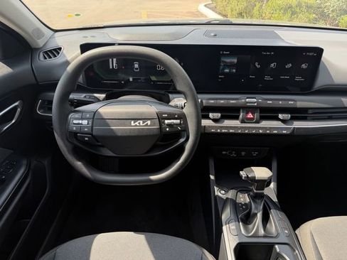 Used 2025 Kia K4 FWD image 10