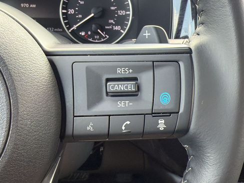 Used 2025 Nissan Pathfinder SV FWD image 26