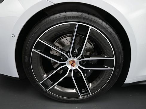 Certified 2026 Porsche 911 Carrera RWD image 31
