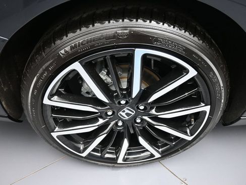 Used 2025 Honda Accord Touring image 12