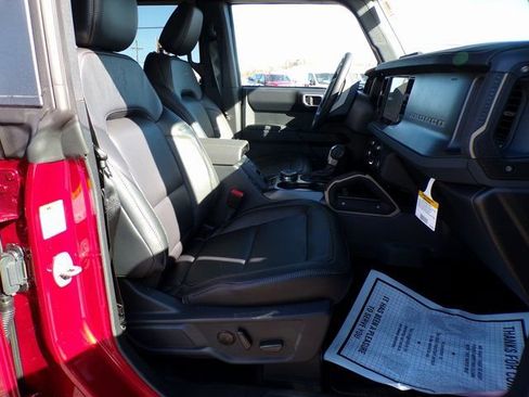 New 2025 Ford Bronco Badlands image 12