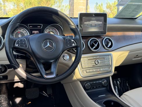 Used 2016 Mercedes-Benz GLA 250 image 29