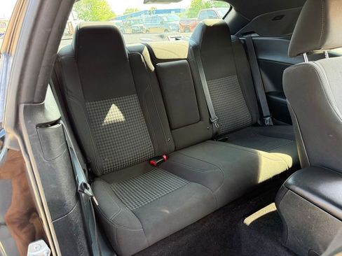 Used 2016 Dodge Challenger SXT RWD image 11