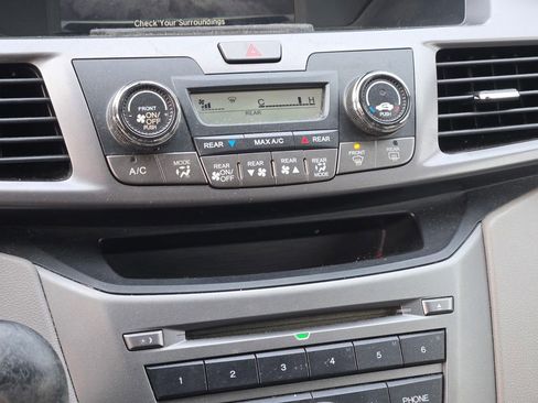 Used 2014 Honda Odyssey LX image 30