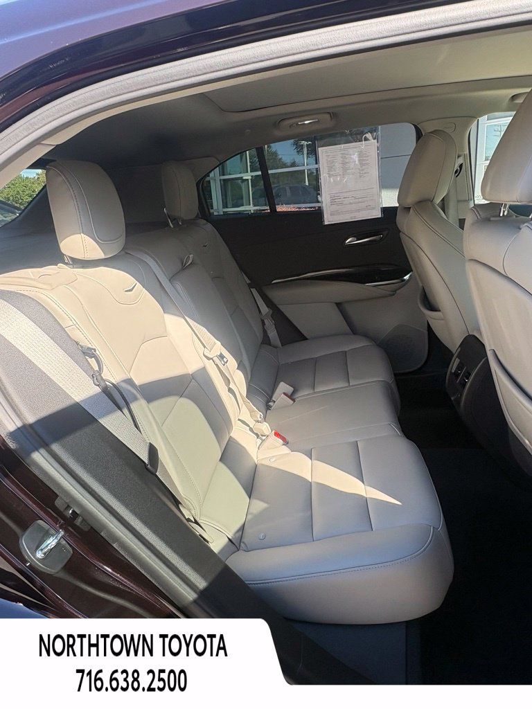 Used 2021 Cadillac XT4 Premium Luxury w/ Cold Weather Package AWD/4WD image 12