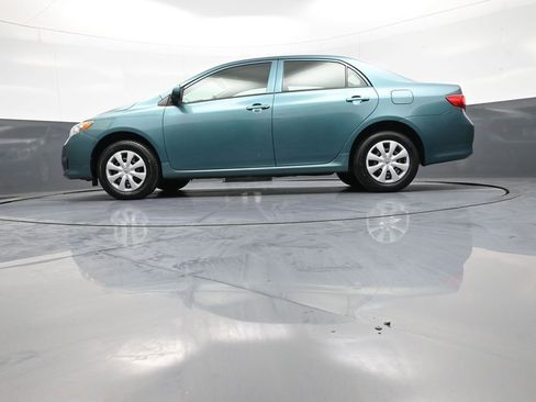 Used 2010 Toyota Corolla LE FWD image 32