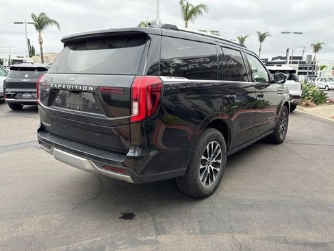 Used 2025 Ford Expedition Platinum AWD/4WD image 11