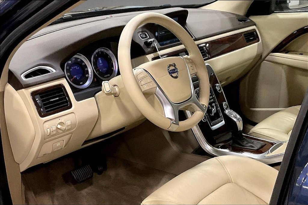 Used 2013 Volvo XC70 3.2 Premier Plus AWD/4WD image 17
