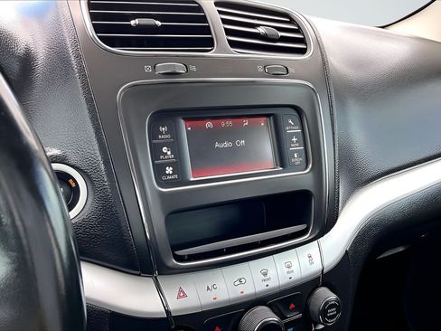 Used 2017 Dodge Journey SE w/ Flexible Seating Group FWD image 21
