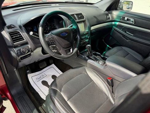 Used 2018 Ford Explorer XLT w/ Equipment Group 202A image 16