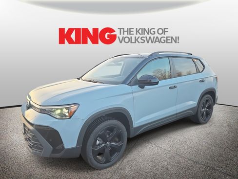 New 2026 Volkswagen Taos SE image 8