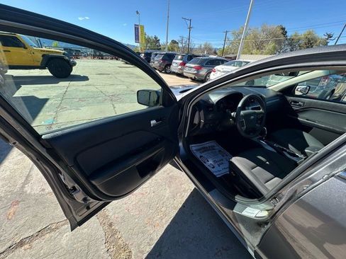 Used 2010 Ford Fusion SE FWD image 9