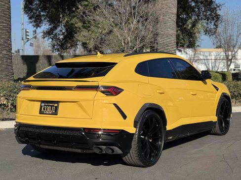 Used 2021 Lamborghini Urus image 19