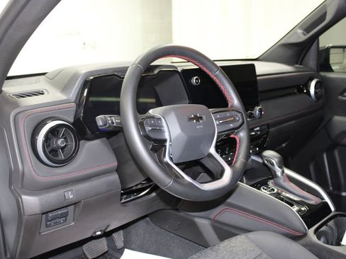 Used 2024 Chevrolet Colorado Z71 w/ Z71 Convenience Package 2 image 21