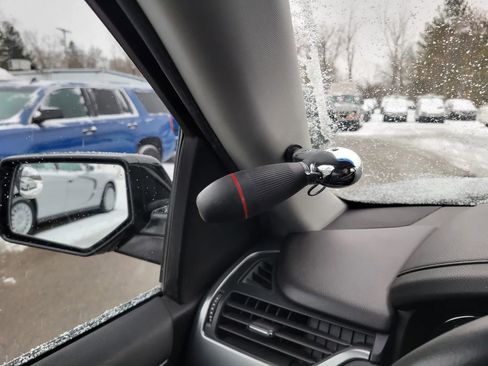 Used 2020 Chevrolet Tahoe 4WD image 31