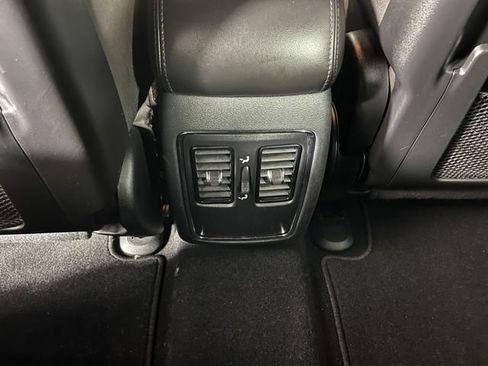 Used 2020 Jeep Grand Cherokee Laredo AWD/4WD image 22