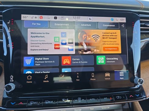 Used 2022 Jeep Grand Wagoneer Series III w/ Rear Seat Video Group 1 image 21