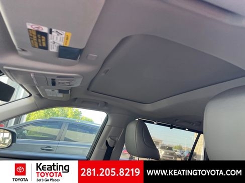 Used 2023 Toyota Highlander Bronze Edition FWD image 4
