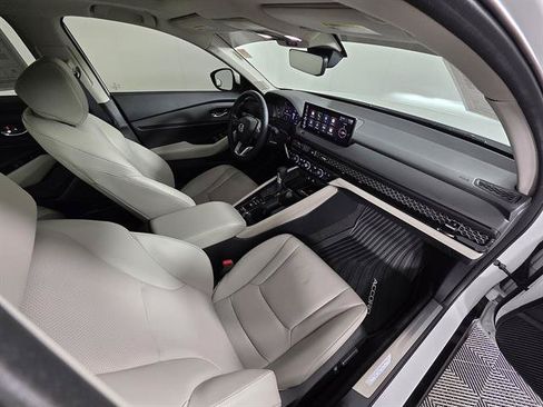 Used 2025 Honda Accord Touring image 15