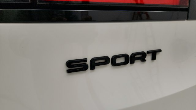 Used 2025 Land Rover Range Rover Sport SE AWD/4WD image 33