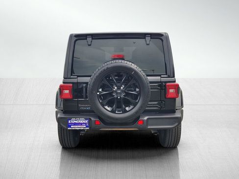 Used 2025 Jeep Wrangler Unlimited Sahara w/ Safety Group AWD/4WD image 5