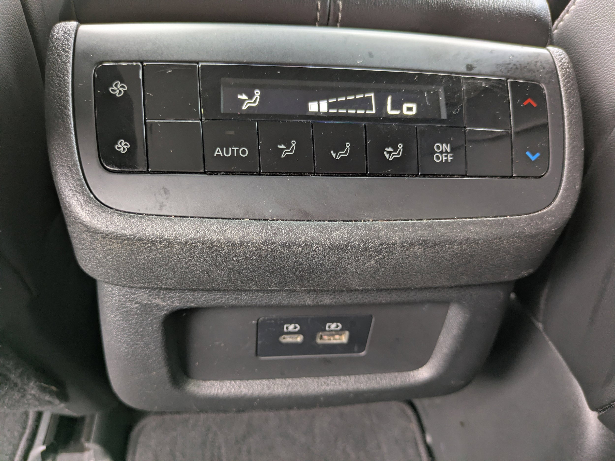 Used 2022 Nissan Pathfinder SL FWD image 15