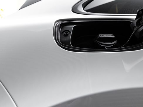 Certified 2025 Porsche Cayenne image 30