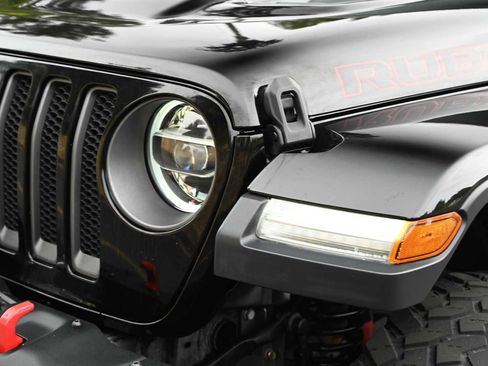 Used 2020 Jeep Wrangler Unlimited Rubicon w/ Dual Top Group AWD/4WD image 8