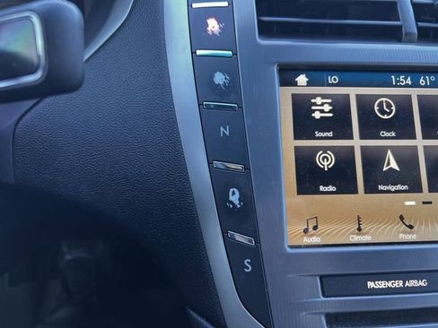 Used 2017 Lincoln MKZ Select w/ Technology Package image 21