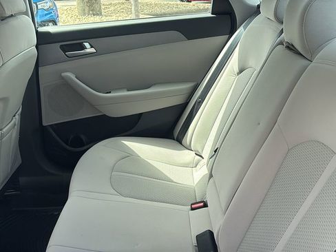 Used 2017 Hyundai Sonata SE w/ Winter Weather Package FWD image 28