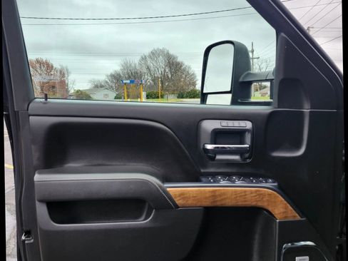 Used 2015 Chevrolet Silverado 2500 LTZ w/ LTZ Plus Package image 19