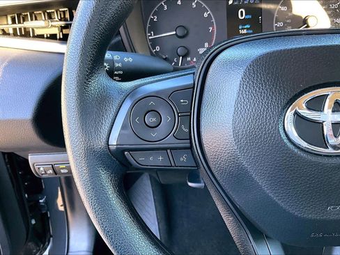 Used 2025 Toyota Corolla LE image 21