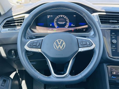 Used 2022 Volkswagen Tiguan SE image 15