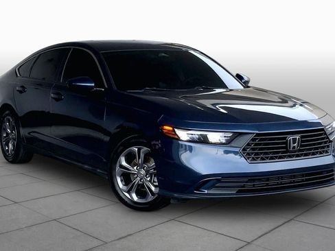 Used 2023 Honda Accord EX image 3