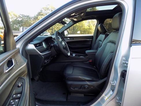 New 2025 Jeep Grand Cherokee L Limited image 15