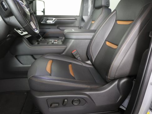 Certified 2025 GMC Sierra 2500 AT4 w/ Technology Package image 15