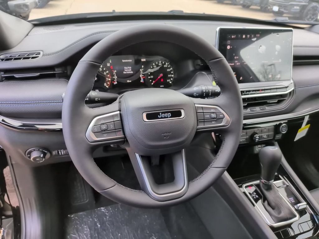 New 2026 Jeep Compass Latitude AWD/4WD image 32
