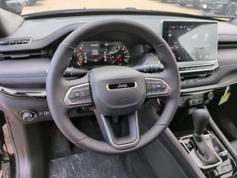 New 2026 Jeep Compass Latitude AWD/4WD image 32