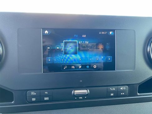 Used 2024 Mercedes-Benz Sprinter 2500 image 18