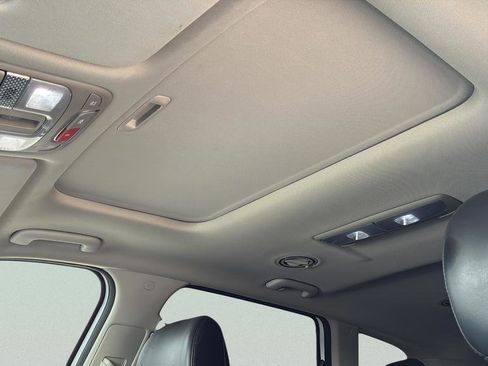 Used 2024 Kia Telluride S w/ S Sunroof Package FWD image 24