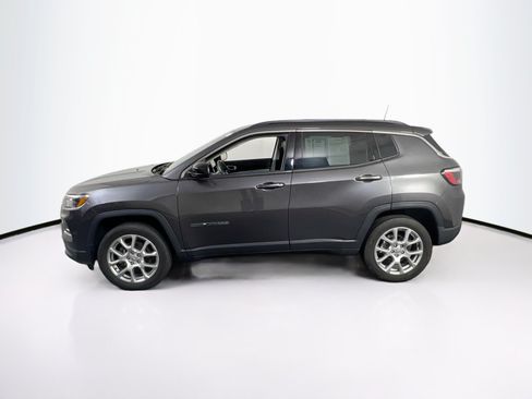 Used 2022 Jeep Compass Latitude AWD/4WD image 8