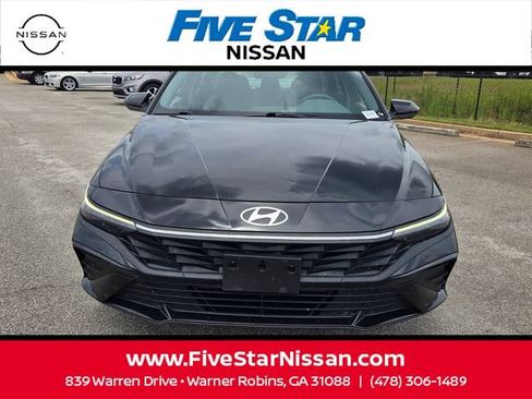 Used 2024 Hyundai Elantra SEL FWD image 2